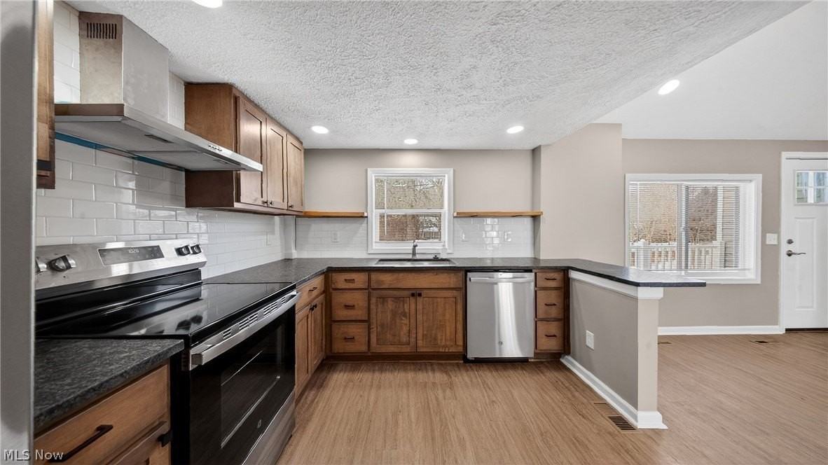 11015 Clarke Rd - Photo 3 of 25