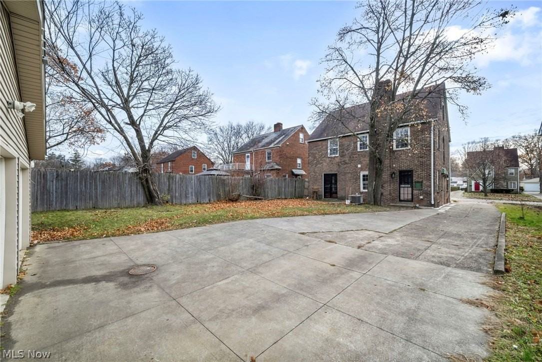 16809 Scottsdale Blvd - Photo 5 of 44