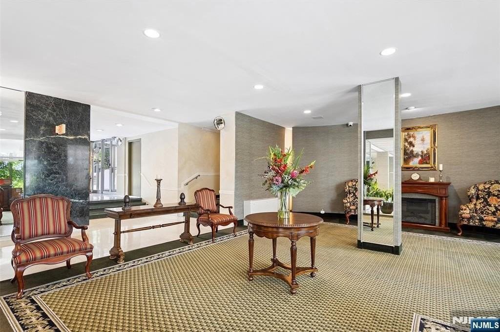 301 Beech St Apt 5f - Photo 3 of 21