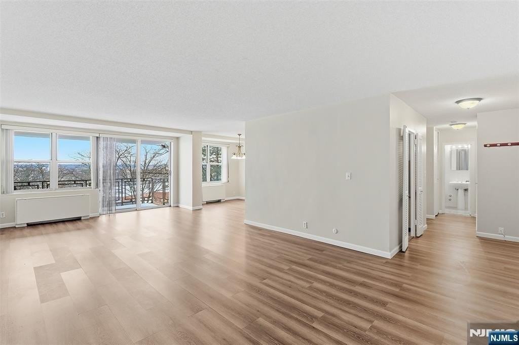 301 Beech St Apt 5f - Photo 6 of 21