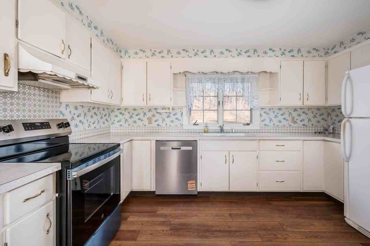 45 Weare Rd - Photo 2 of 38