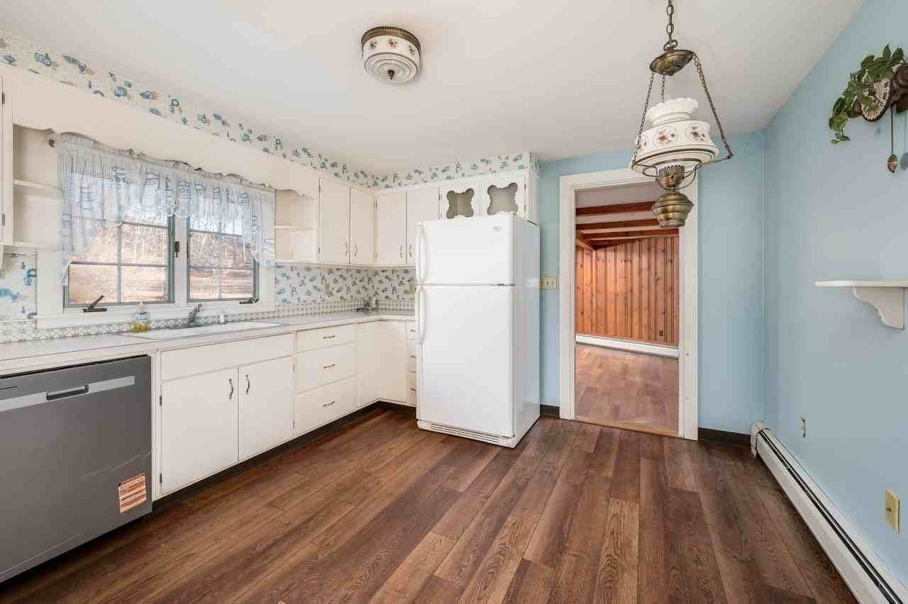 45 Weare Rd - Photo 4 of 38