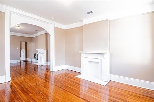 3029 Banks St - Photo 4 of 21