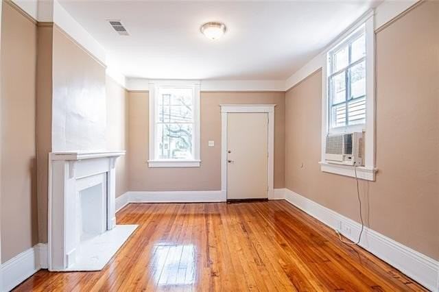 3029 Banks St - Photo 5 of 21