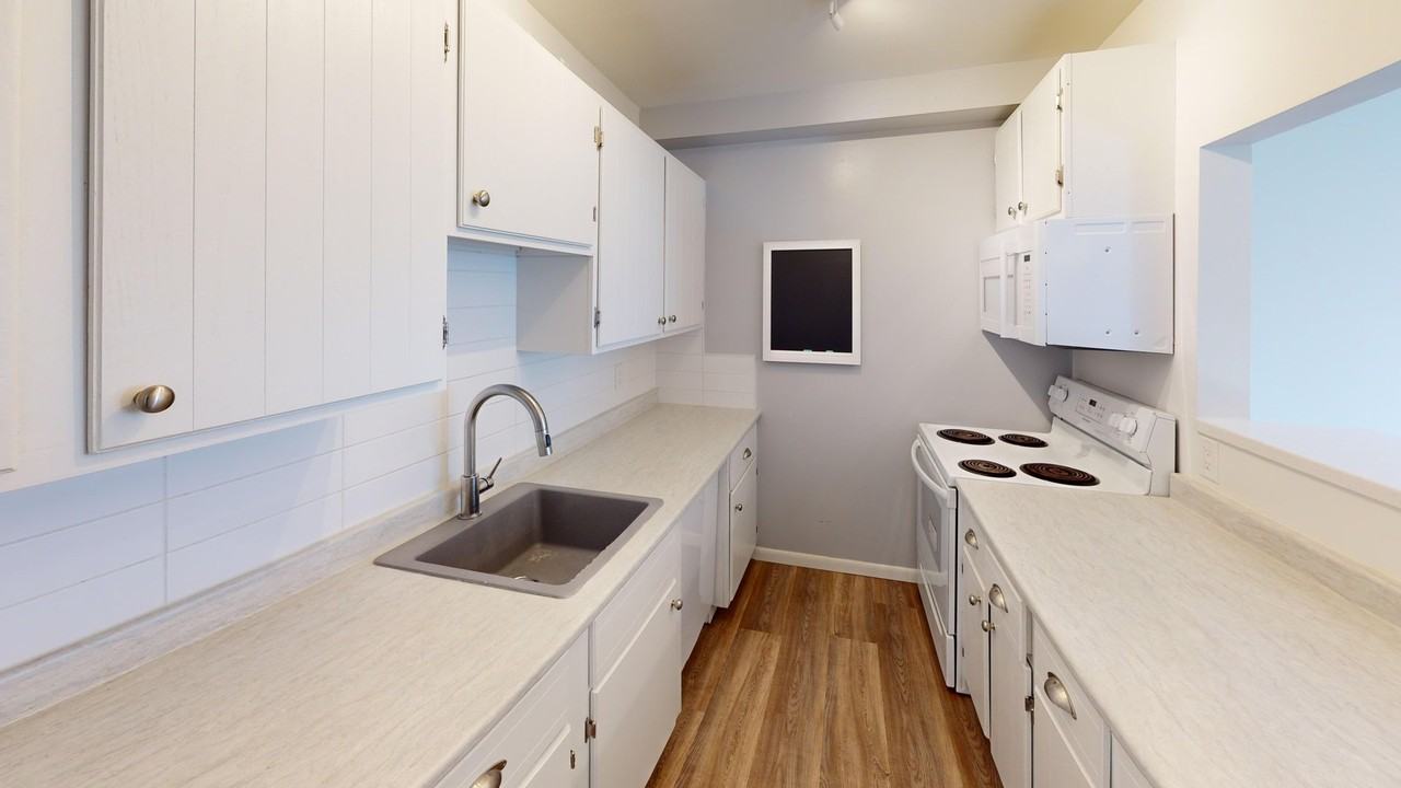 21 Meadowbrook Dr - Photo 2 of 8