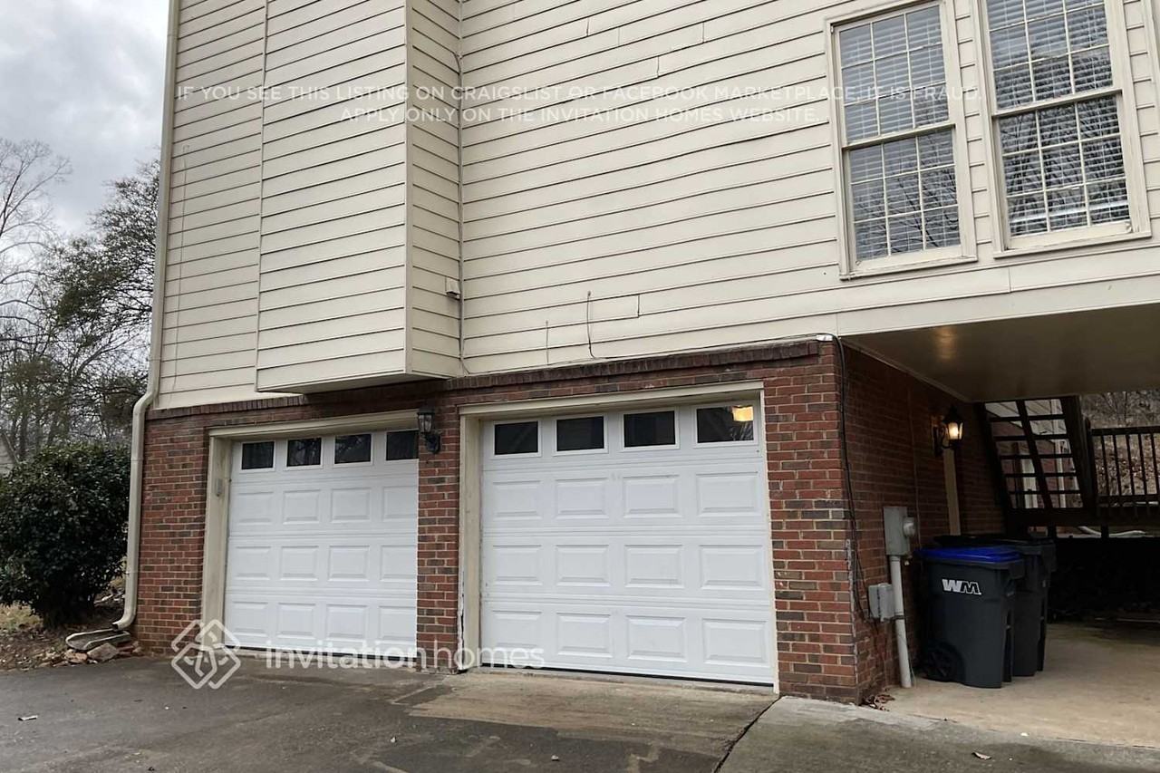 2111 Potomac Pl - Photo 2 of 15