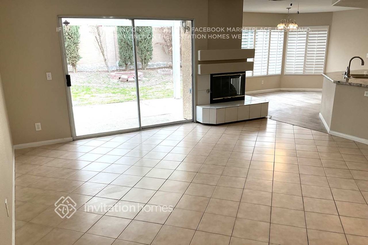 8963 Hillsboro Creek Ct - Photo 3 of 15