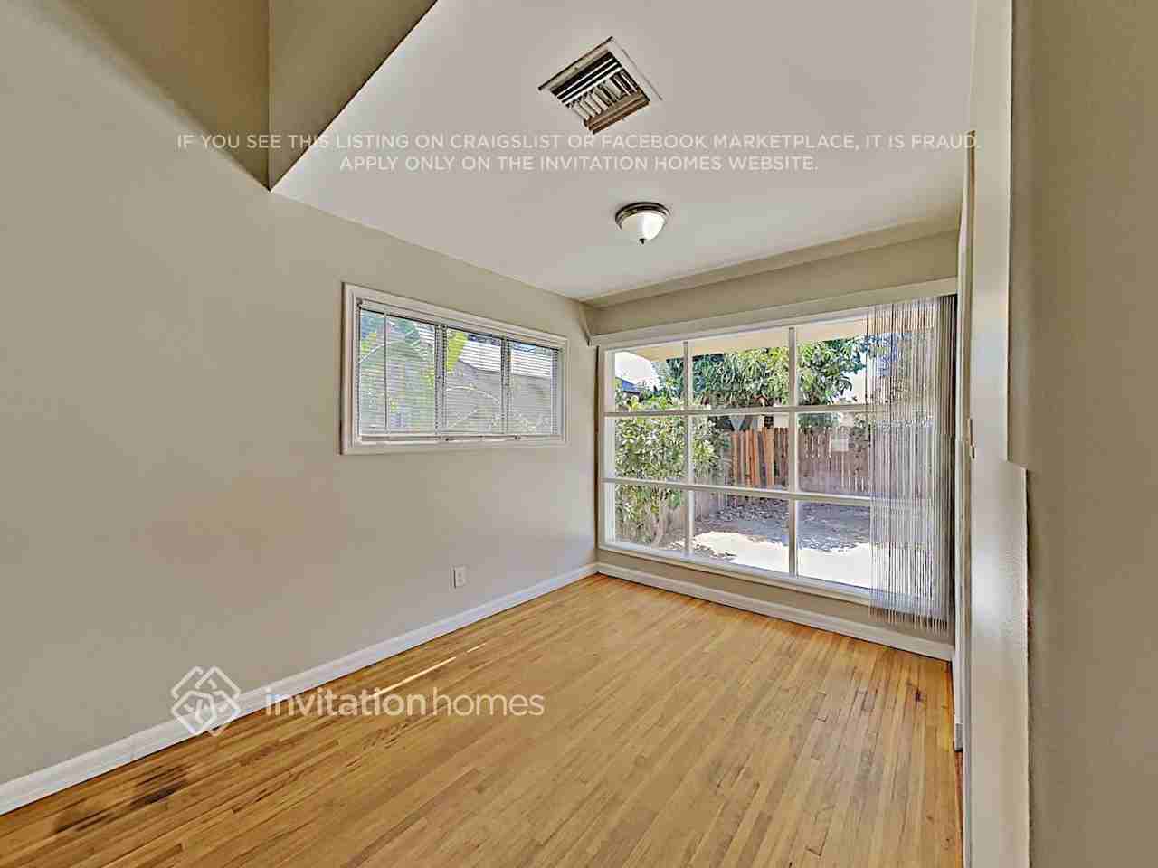 8647 Tyrone Ave - Photo 6 of 15