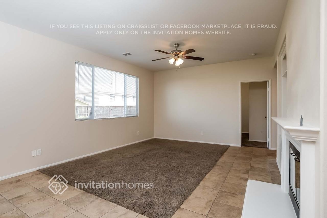 52 Ivory Ave - Photo 5 of 17