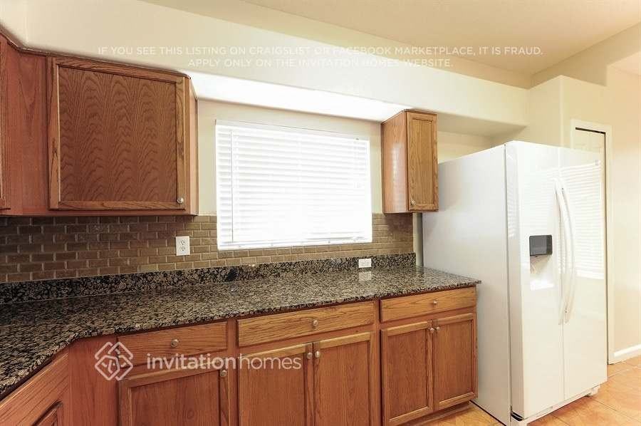 11216 Lake Lanier Dr - Photo 7 of 22