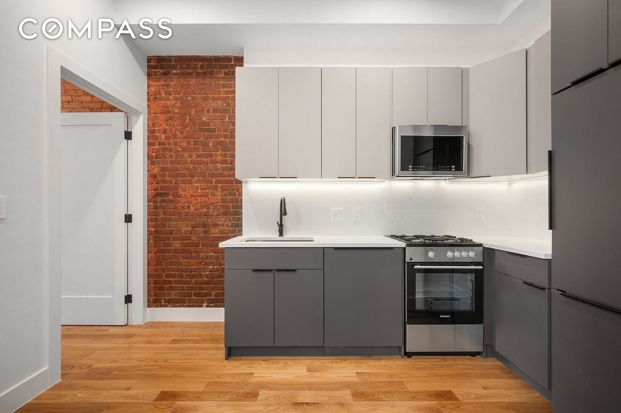 61 W 70th St #2B - Photo 3 of 6