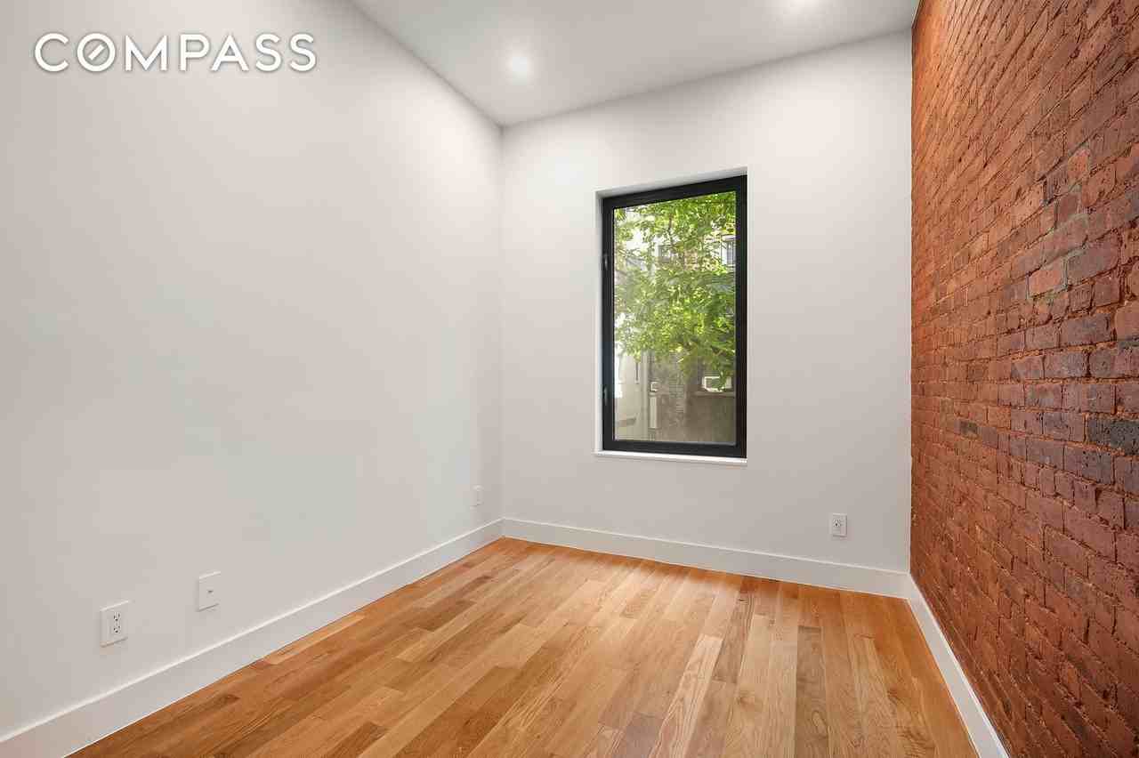 61 W 70th St #2B - Photo 5 of 6