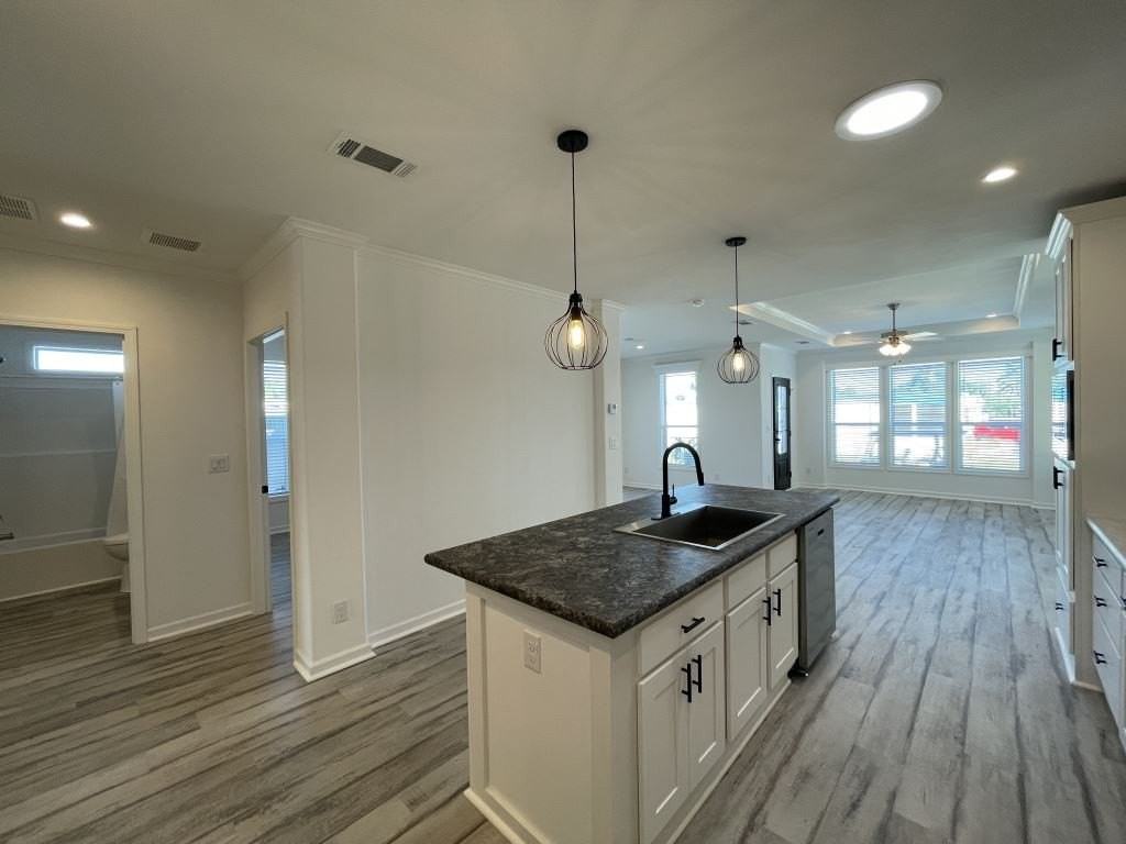 409 Bimini #1073 - Photo 7 of 21