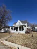 featured image of 917 W 1st St