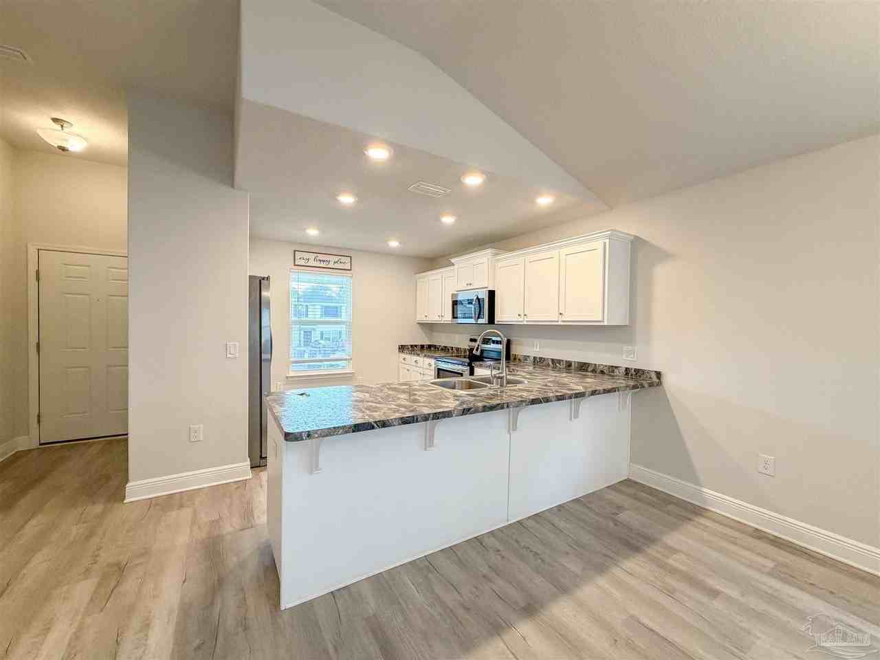 392 Hilburn Ln - Photo 2 of 27