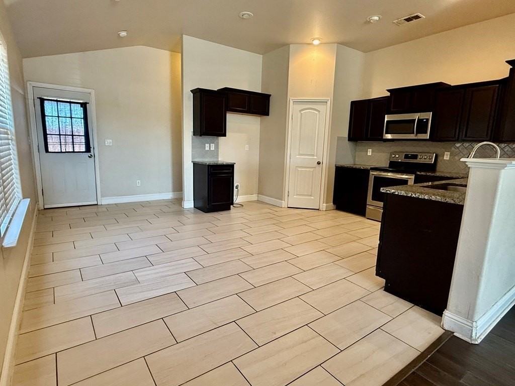 6722 Cowboy Dr - Photo 5 of 15