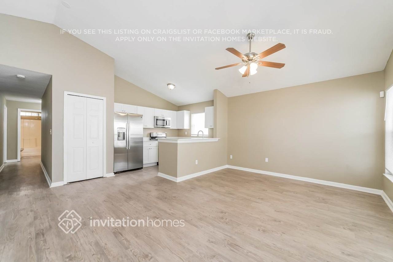 341 Rollins Dr - Photo 6 of 17