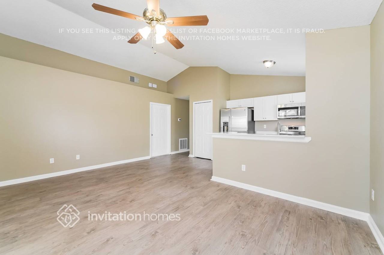 341 Rollins Dr - Photo 7 of 17