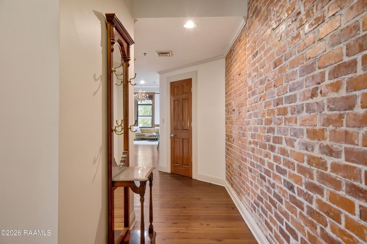 500 Jefferson St #1 - Photo 6 of 40