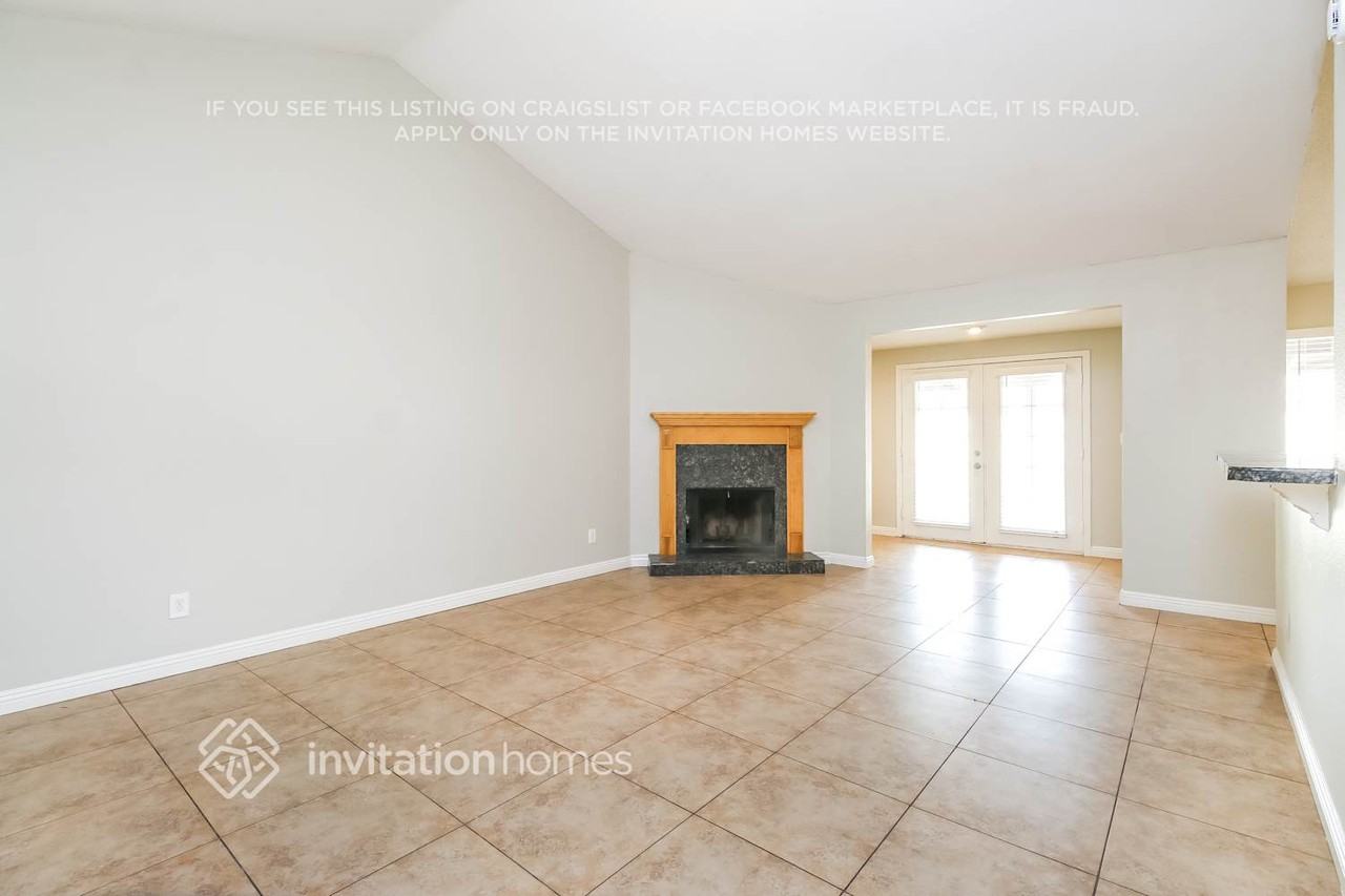 5520 W Joan De Arc Ave - Photo 3 of 17
