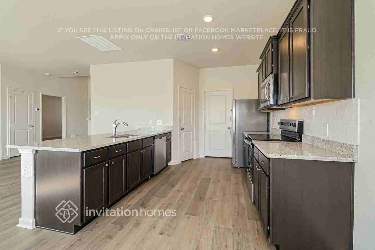 1325 Wind Drift Way - Photo 7 of 18