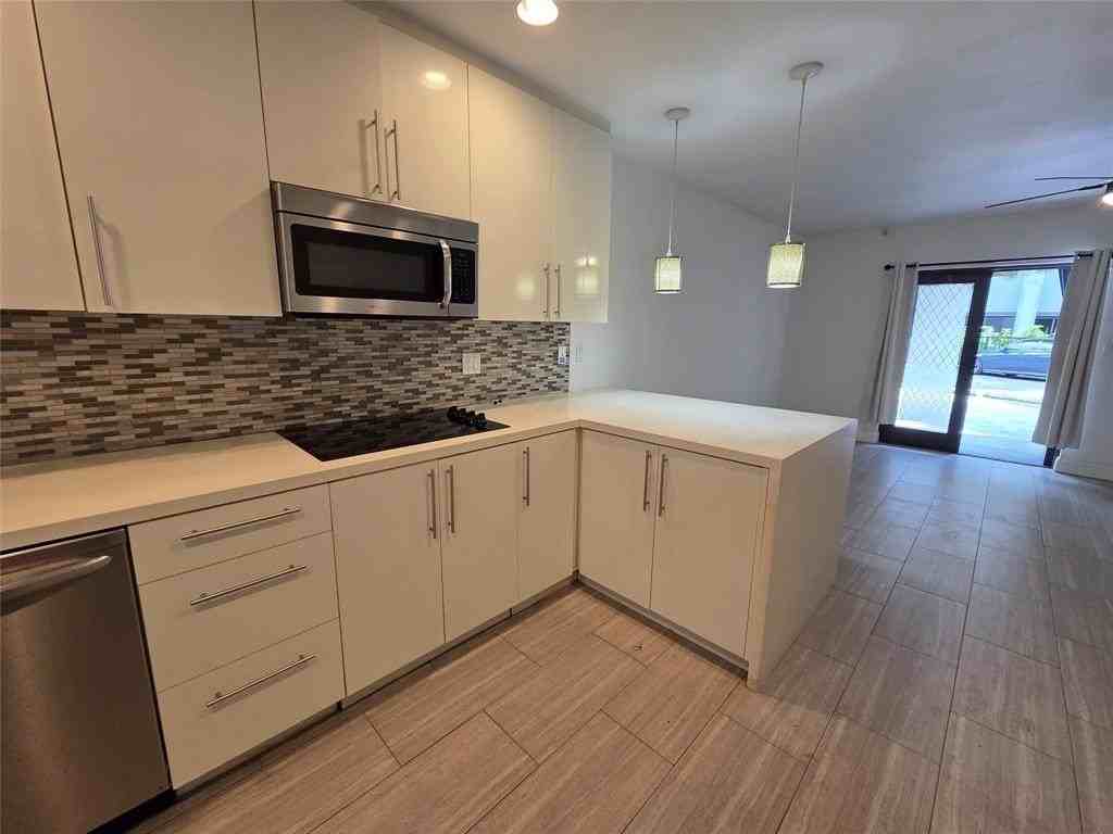 1109 E Broward Blvd #2 - Photo 4 of 12