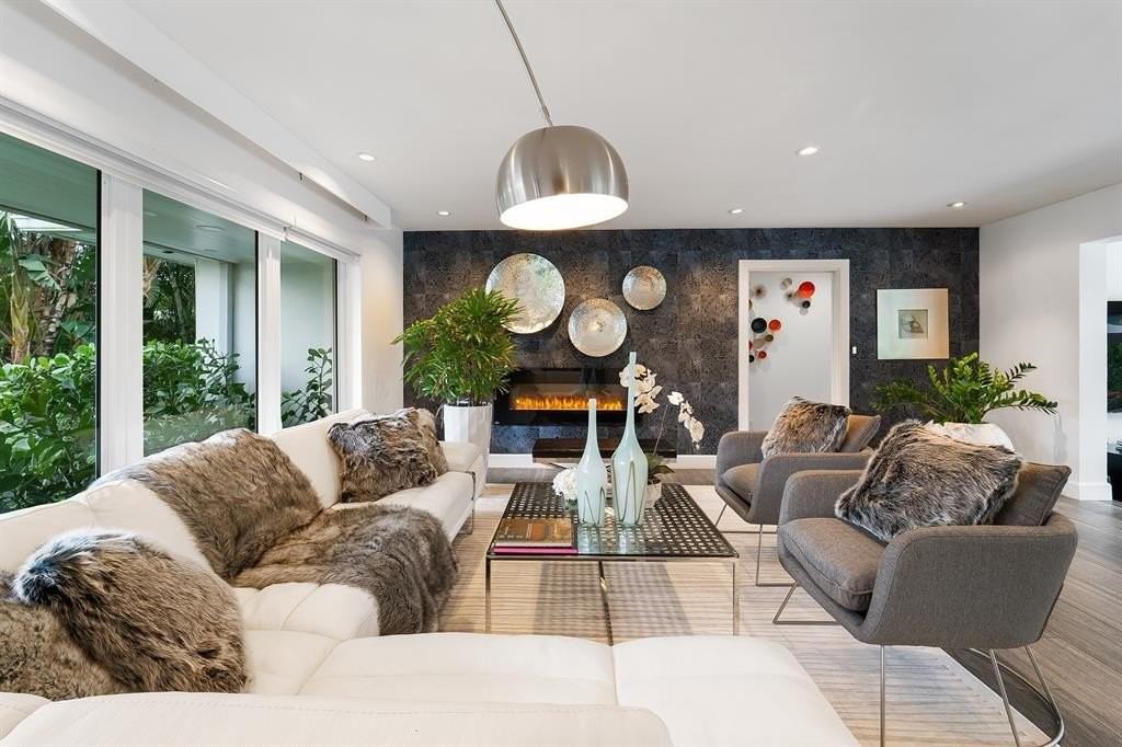 2617 Bayview Dr - Photo 2 of 27