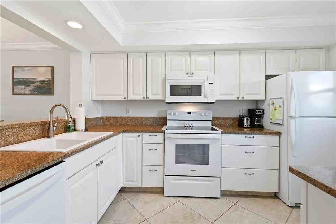 5151 N Highway A1a Apt 213 #213 - Photo 7 of 29