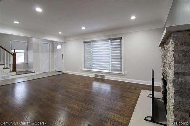 322 Tannahill St - Photo 3 of 28