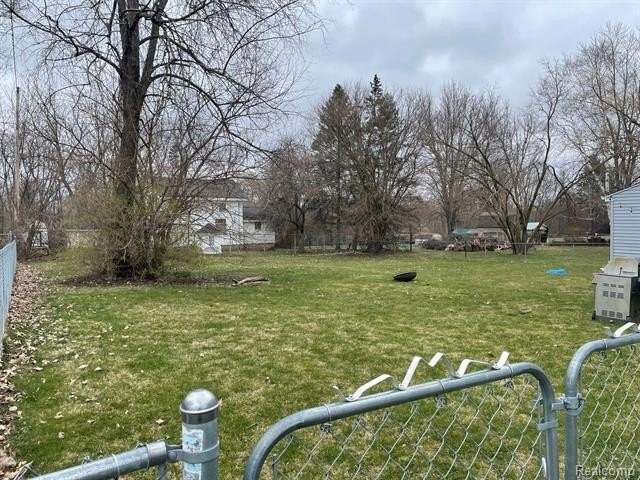 2434 N Long Lake Rd - Photo 2 of 20