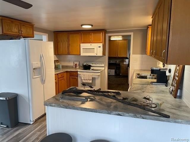 2434 N Long Lake Rd - Photo 7 of 20