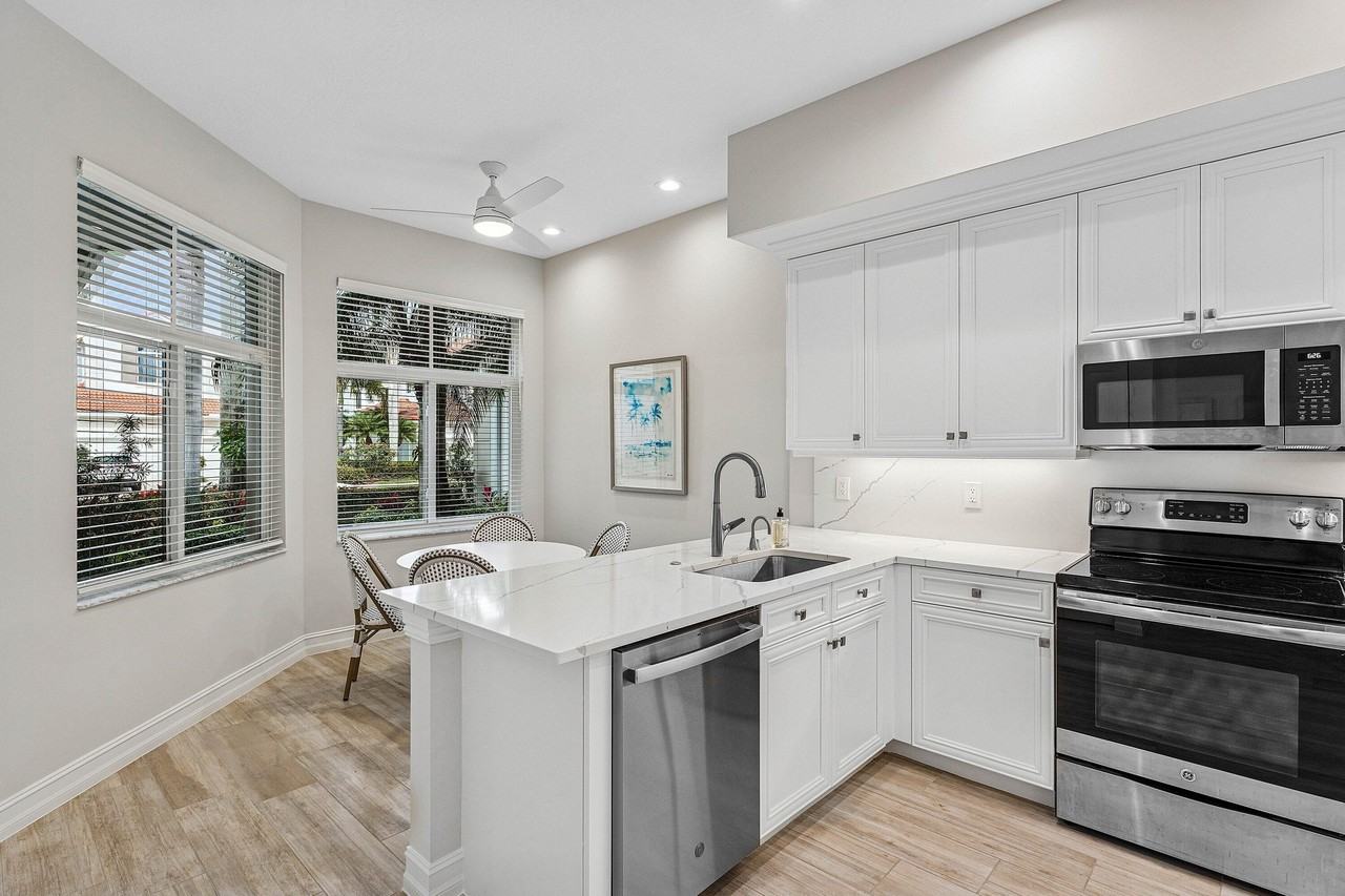 106 Palm Bay Dr #B - Photo 3 of 50