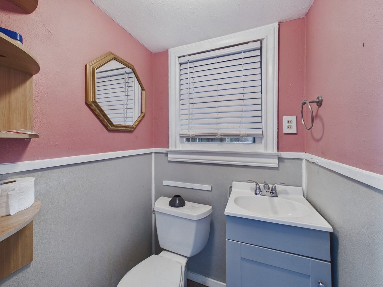 1334 W 21st St - Photo 7 of 25