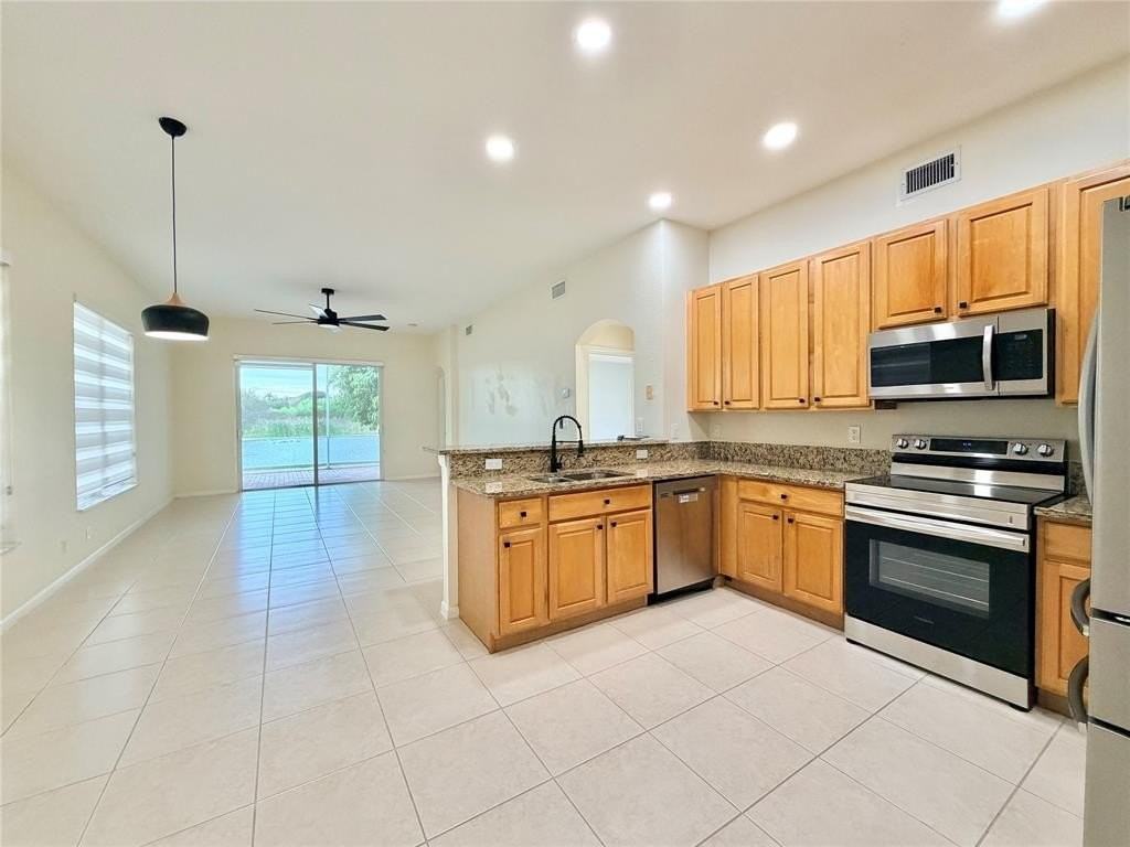 16796 Nw 8th St - Photo 3 of 31