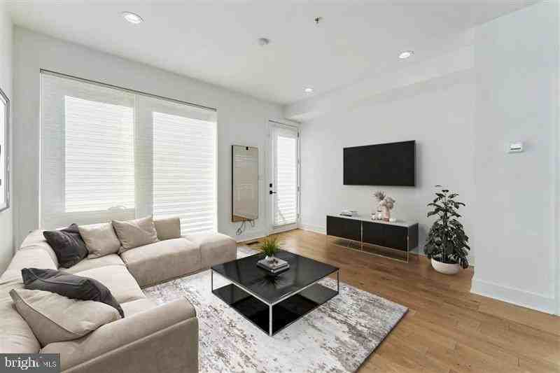 3916 14th St Nw ##2 - Photo 2 of 10