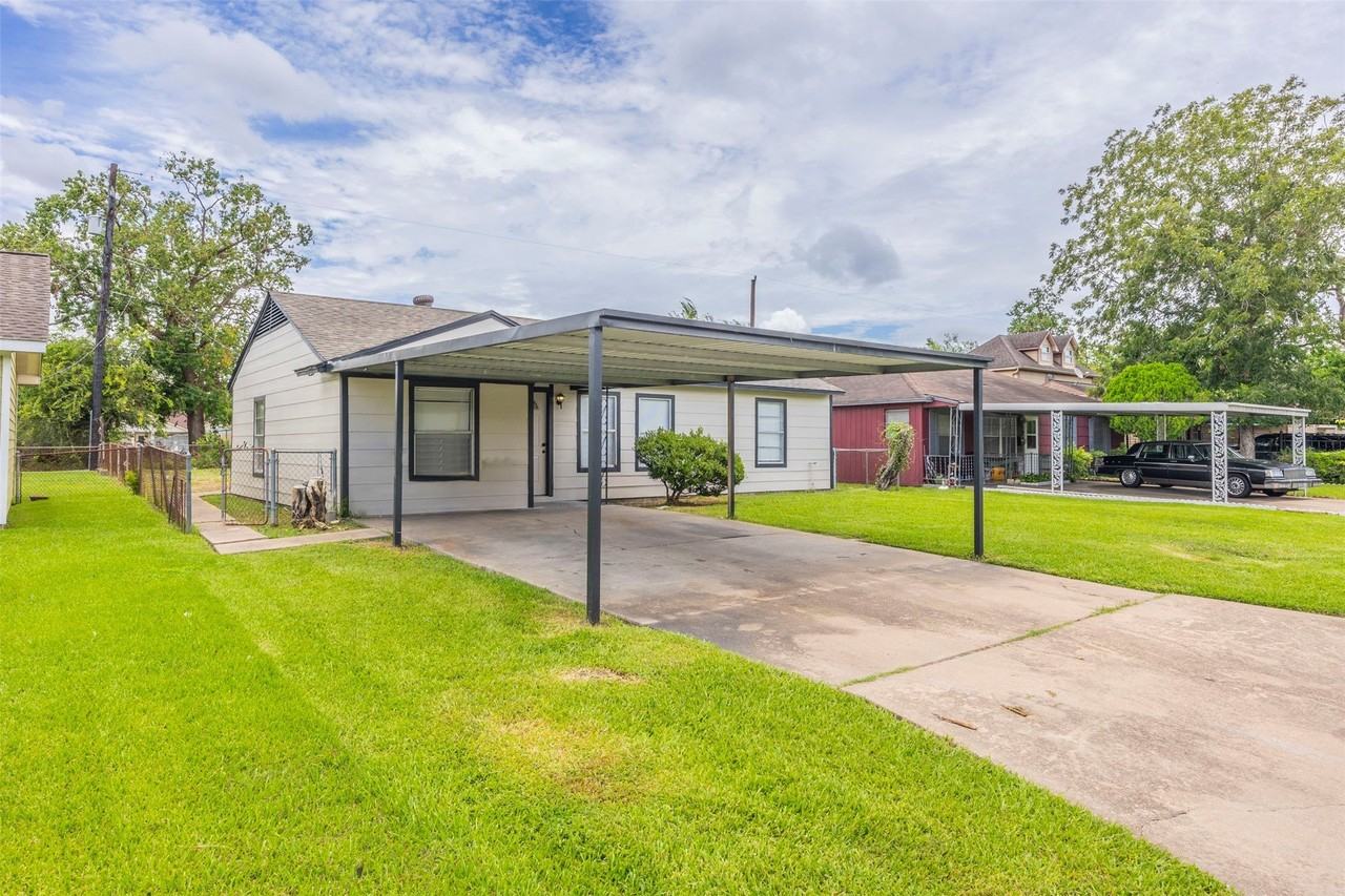 5007 Northridge Dr - Photo 2 of 25