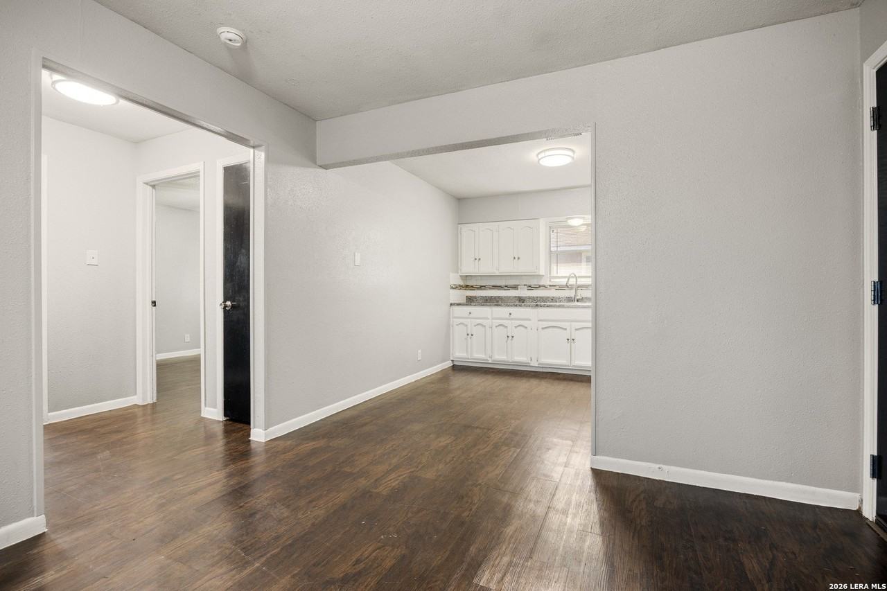 222 Merida St - Photo 7 of 15