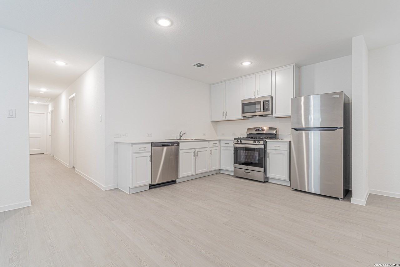 3726 Glade Crk - Photo 7 of 30