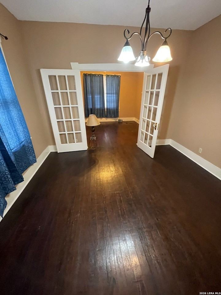 1921 Perez St - Photo 3 of 4