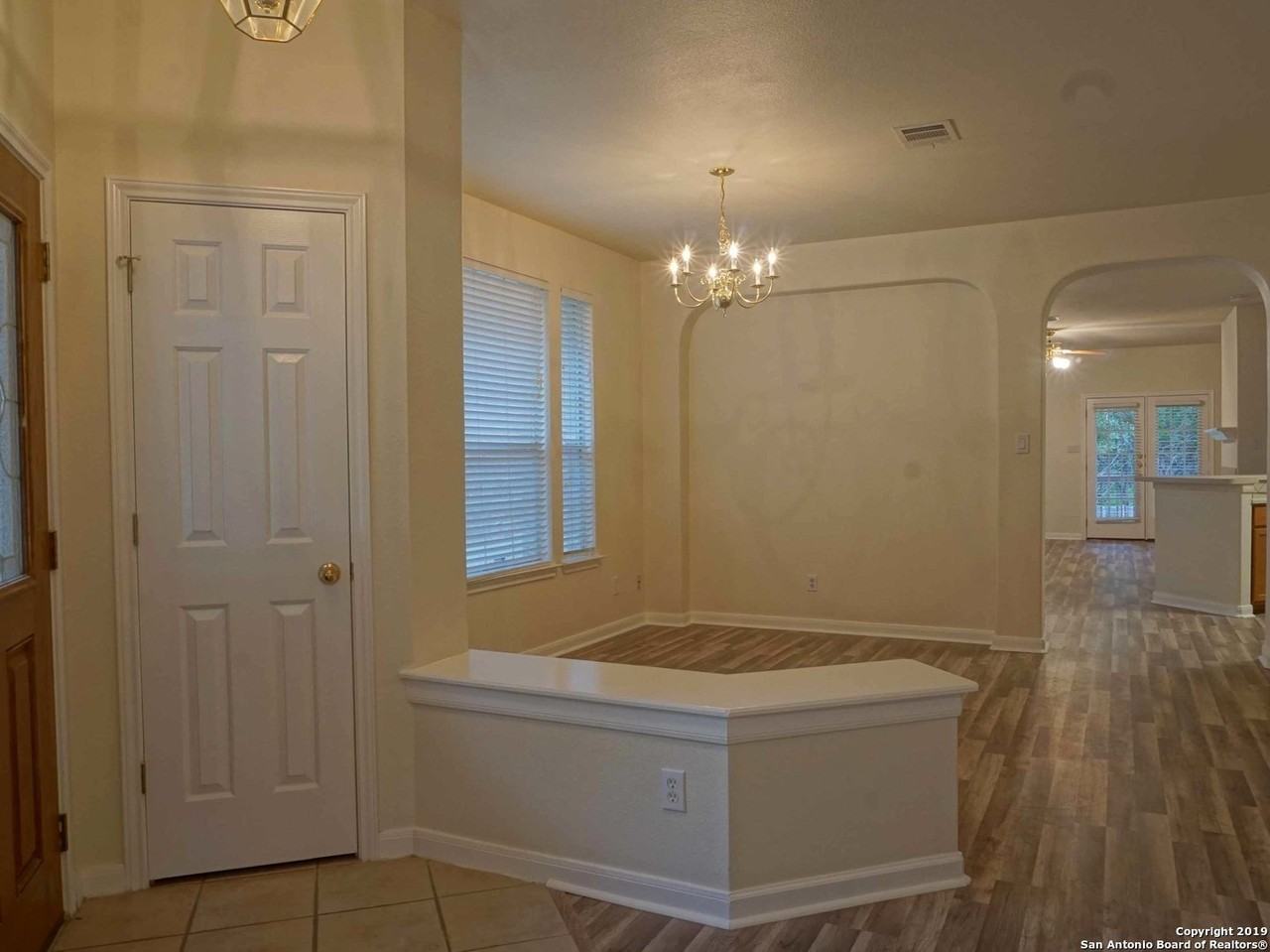 1602 Winston Cv - Photo 4 of 21