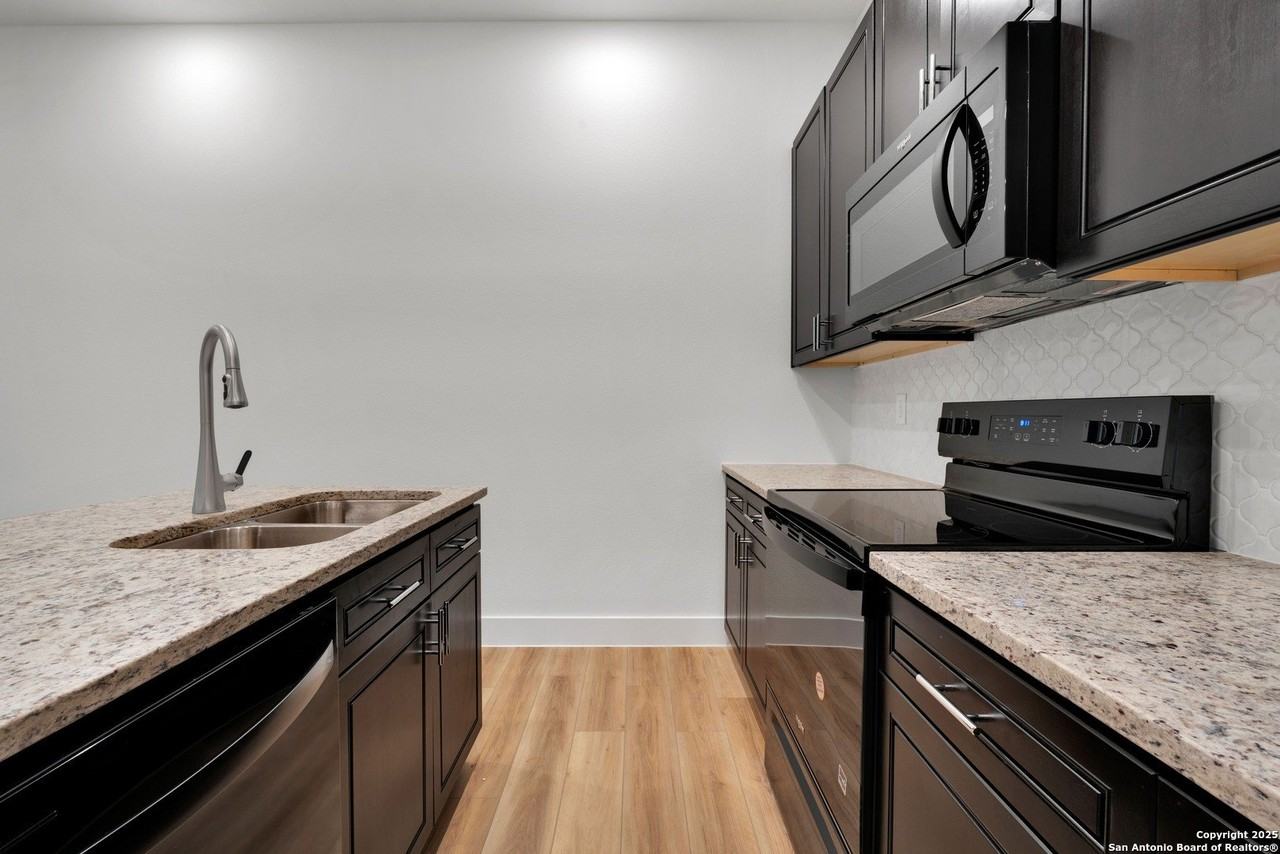 5150 Kelwood St Unit 103 #103 - Photo 5 of 19