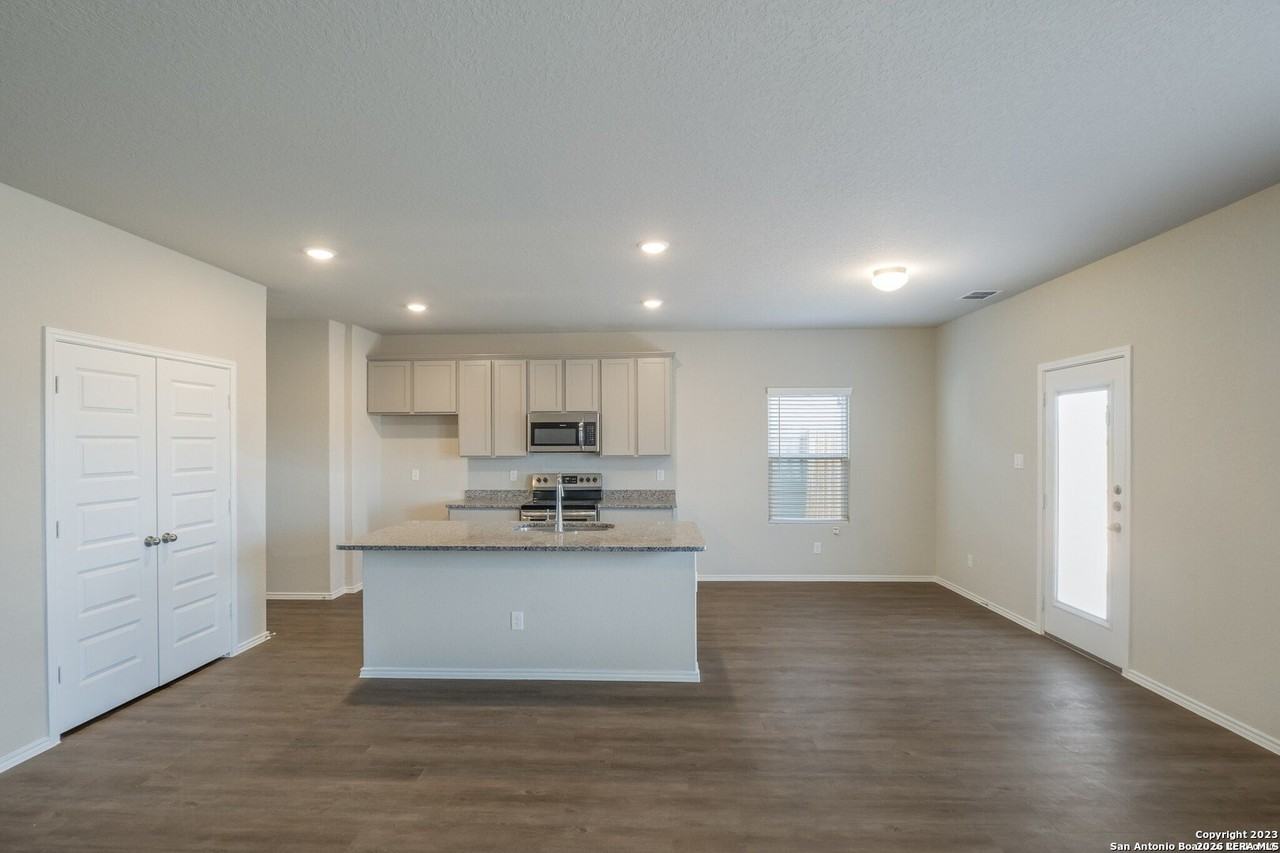 1161 Gracie Way - Photo 5 of 20