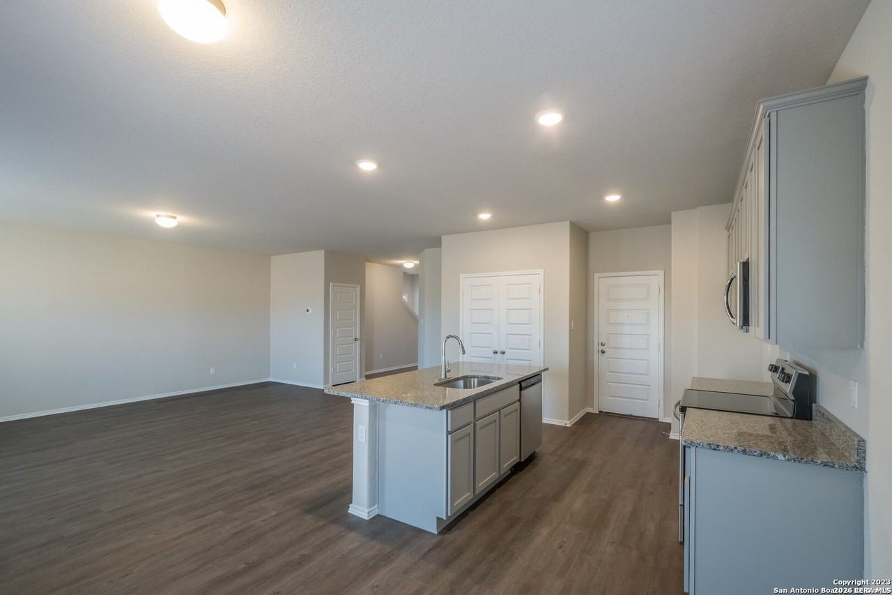 1161 Gracie Way - Photo 7 of 20