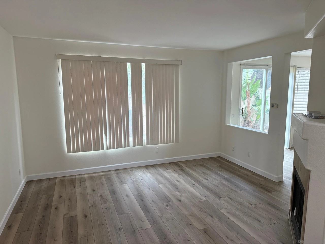 588 Summerholly Dr - Photo 2 of 6