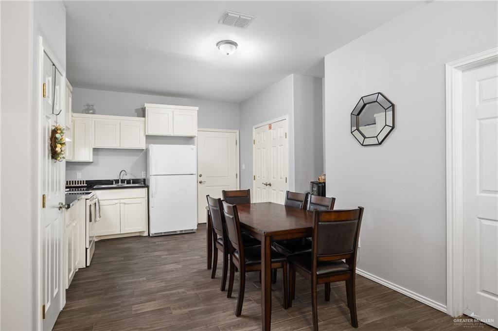 909 N Maryland St - Photo 4 of 17