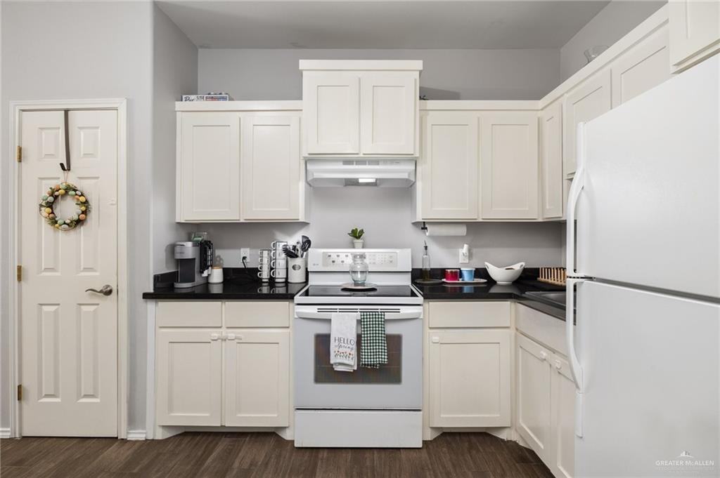 909 N Maryland St - Photo 5 of 17