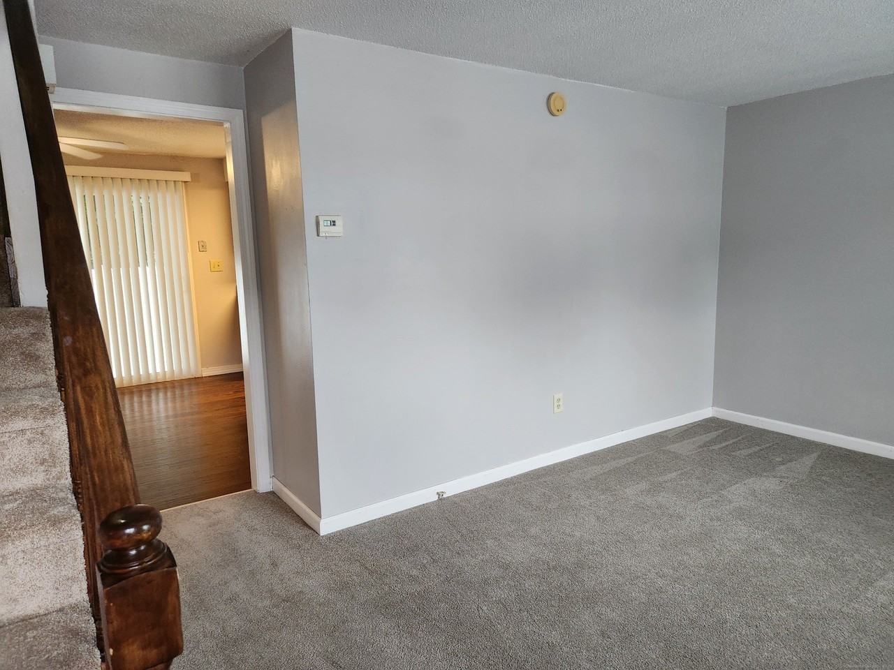 617 Center St Apt D - Photo 5 of 18