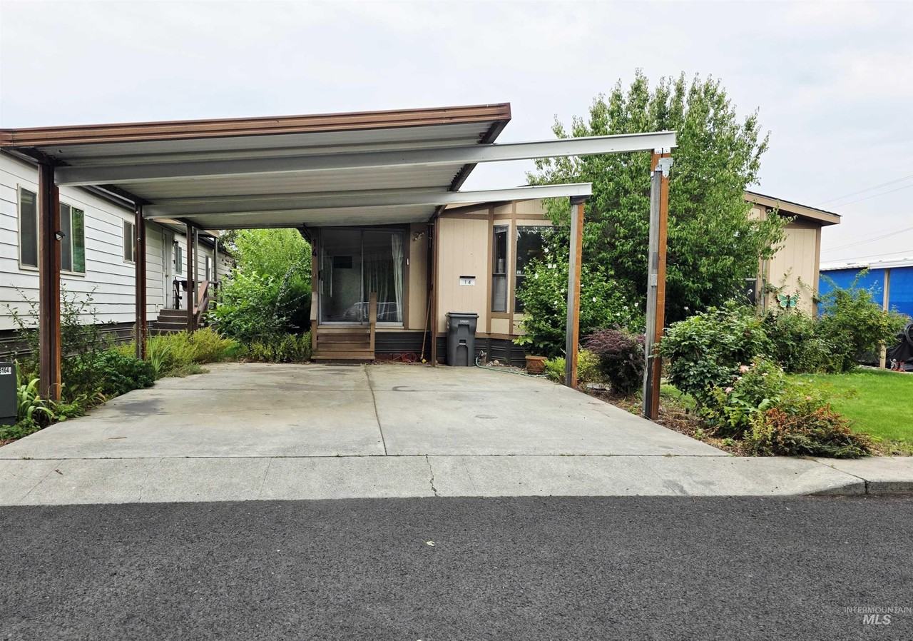 2015 6th Ave Spc 14 - Photo 2 of 27