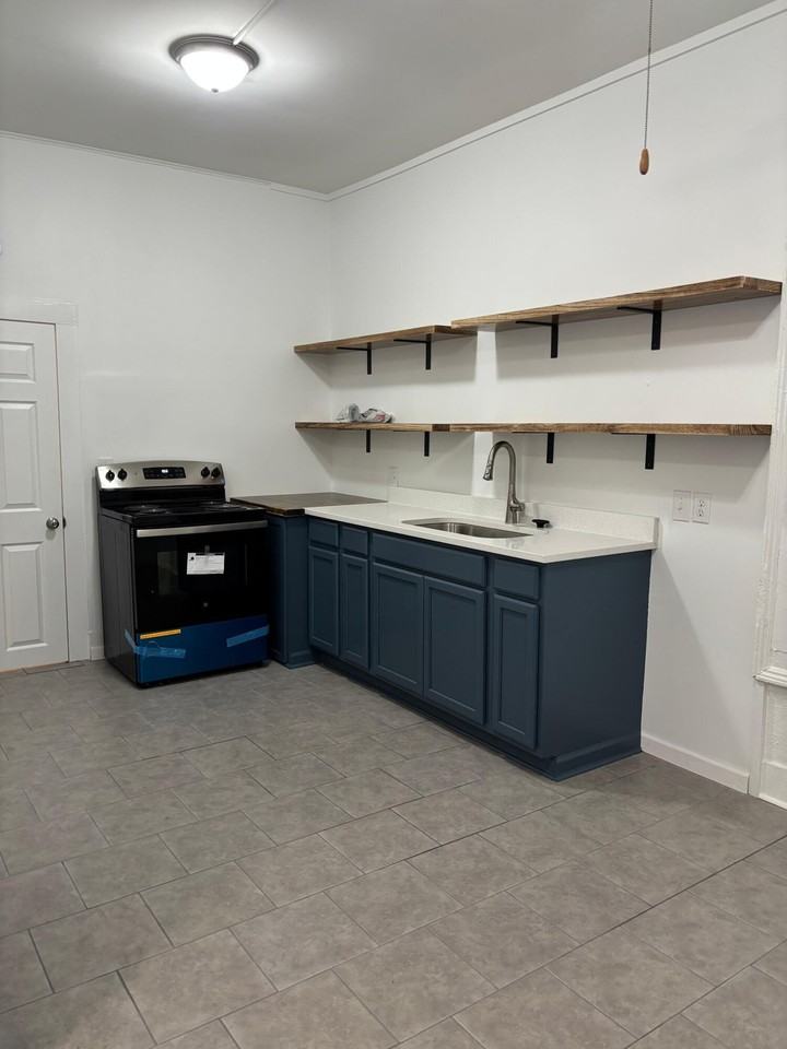 403 W Hampton Ave Apt B #B - Photo 4 of 34