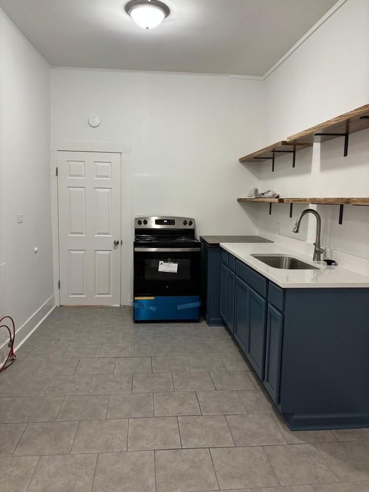 403 W Hampton Ave Apt B #B - Photo 5 of 34